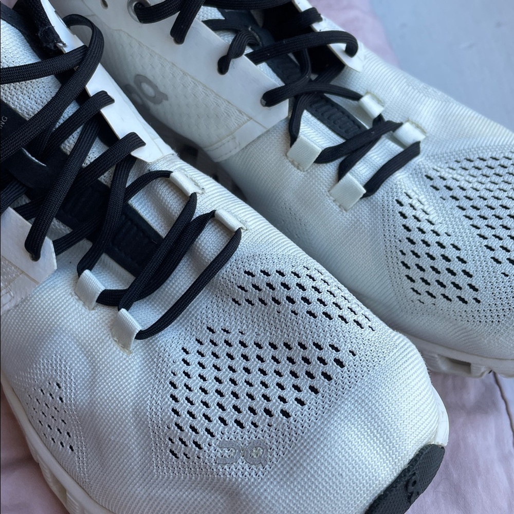 On Running Cloud,  White and Black Running Shoes size 7.5 PLEASE READ BELOW - Picture 8 of 12